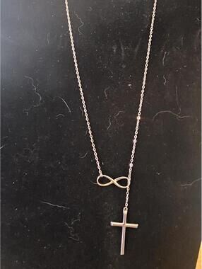 18" 925 Sterling Silver Cross Infinity Necklace 3.85g Vintage Jewelry